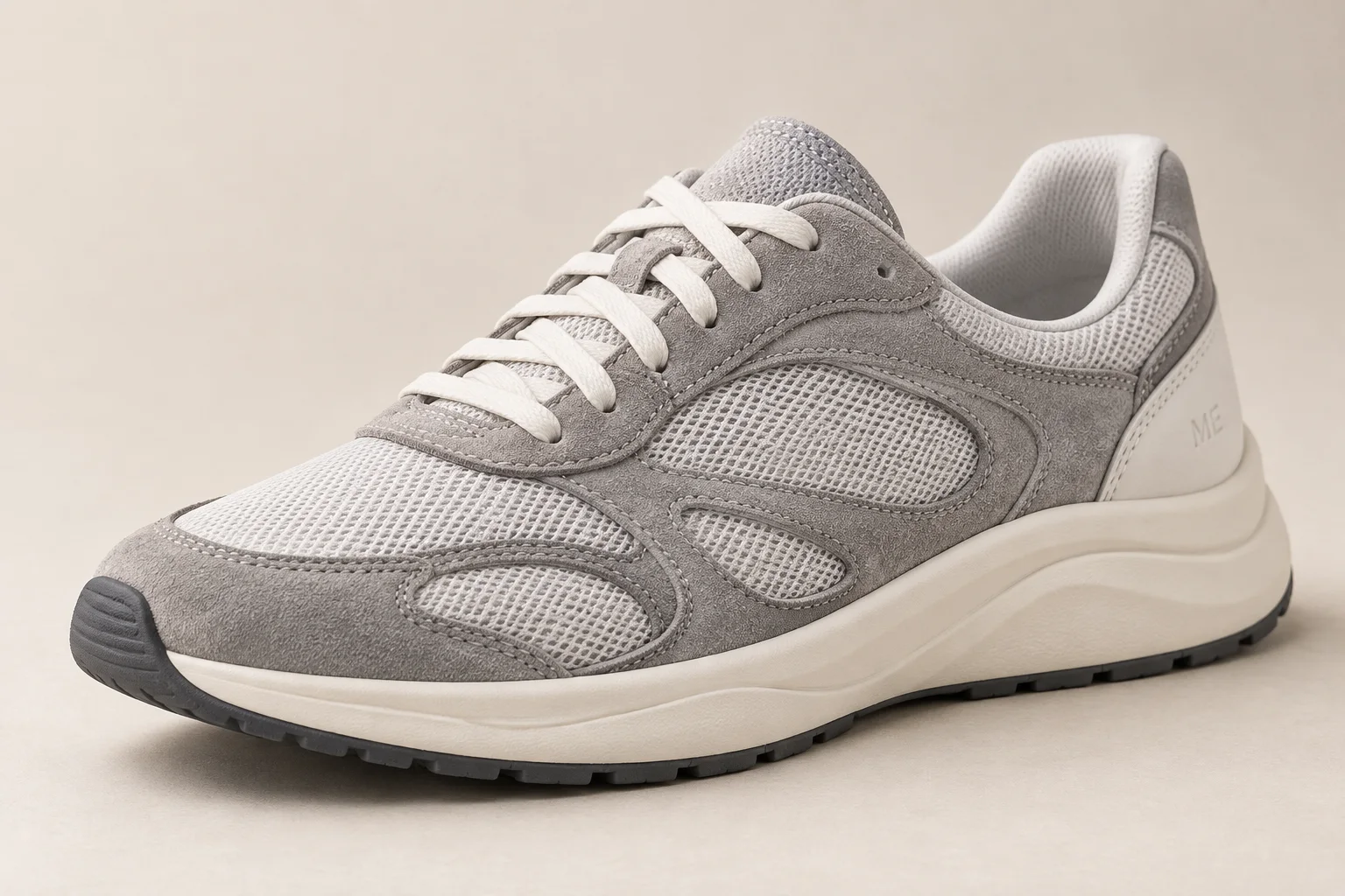 Metro 02 W in Grey / White, 45° view